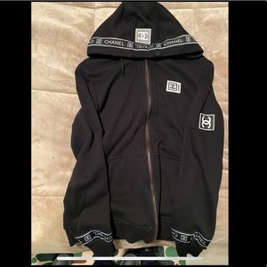 Used Chanel Sweatshirt Medium